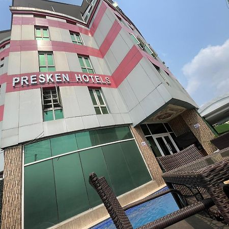 Presken Hotel At International Airport Road อีเคจา ภายนอก รูปภาพ